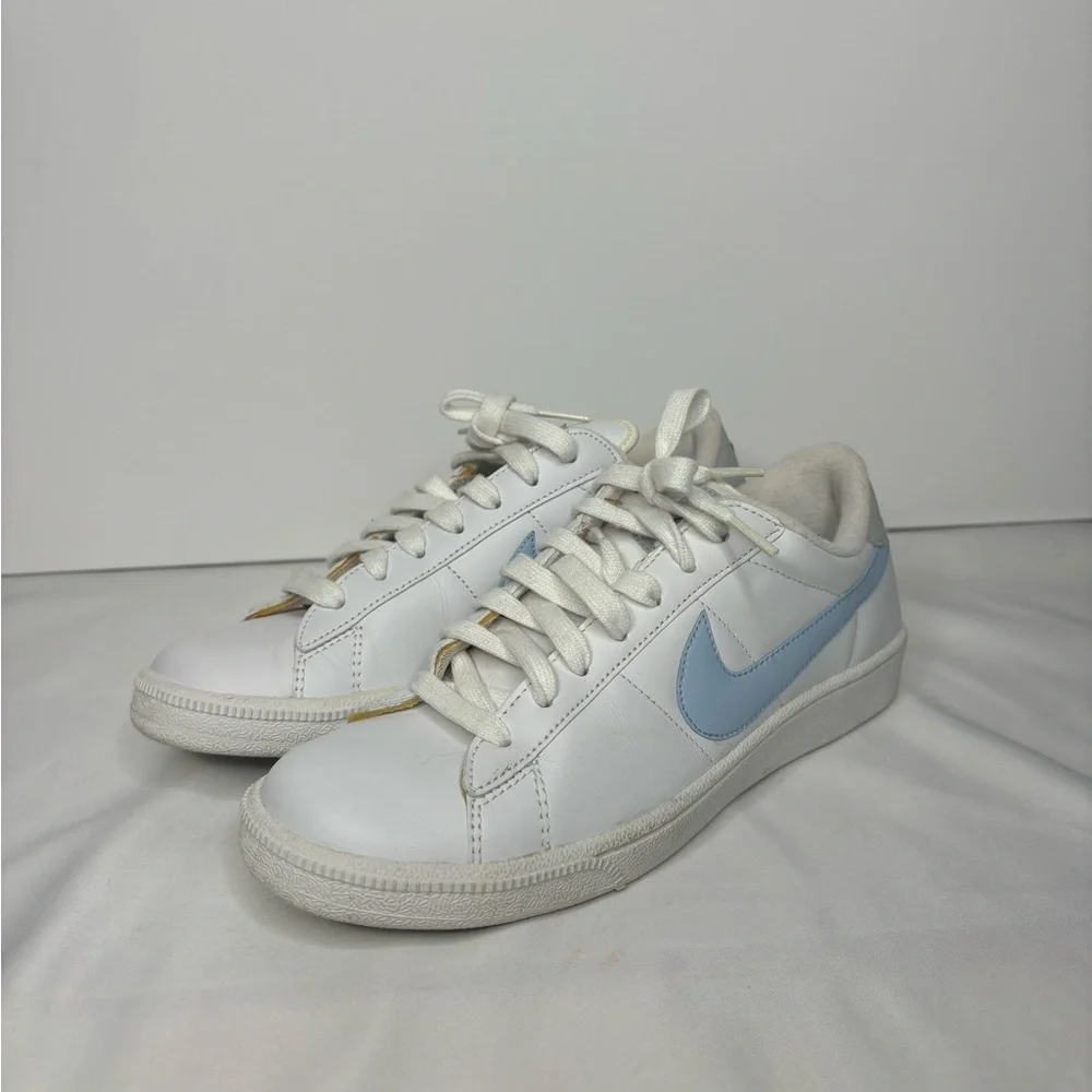 Y2Kwomen's Nike White and Blue Sneakers size‎ 8